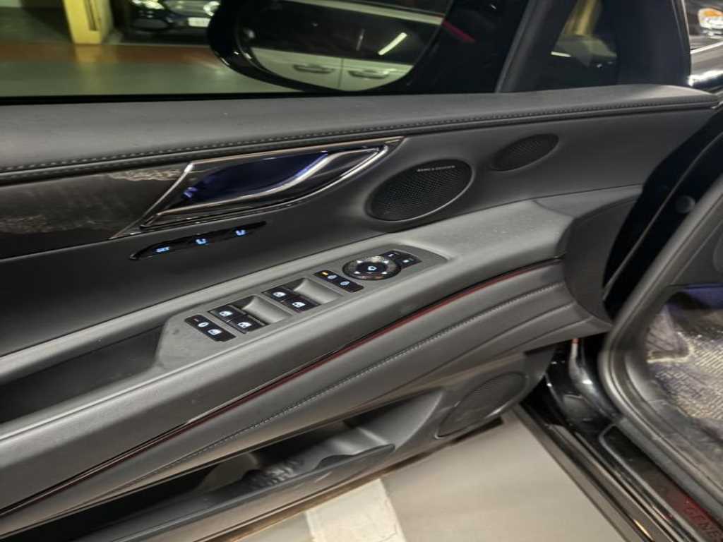 Genesis GV80 - Vista 5