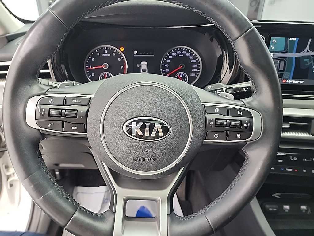 KIA K5 - Vista 9