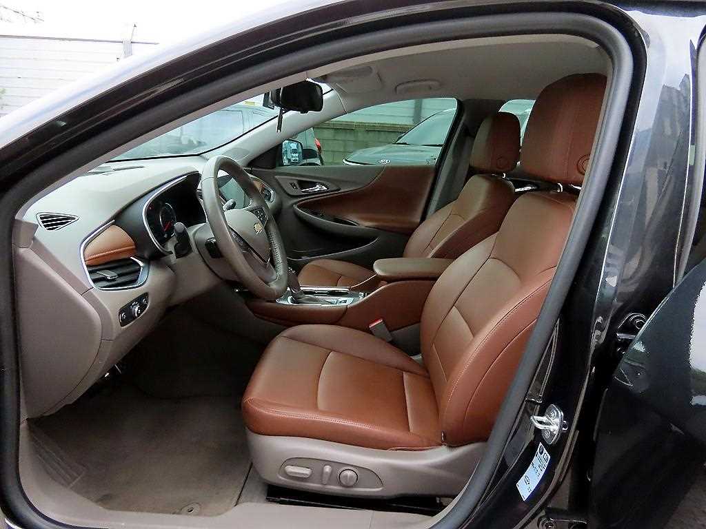 Chevrolet Malibu - Vista 5