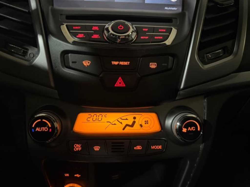 Ssangyong Korando - Vista 12