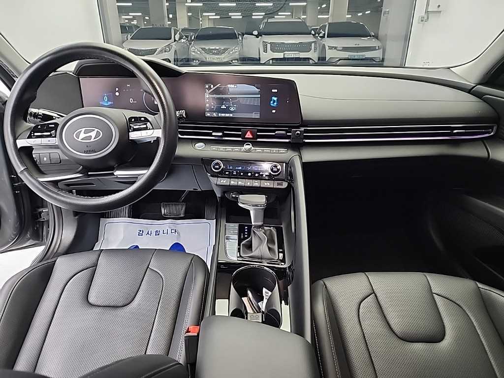 HYUNDAI Avante - Vista 7