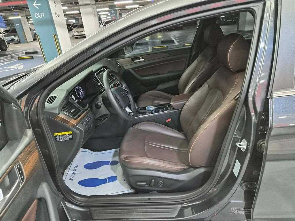 HYUNDAI Sonata - Vista 6