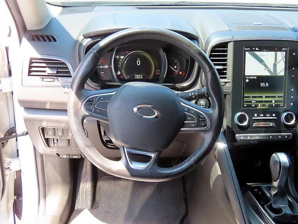 SAMSUNG QM6 - Vista 8