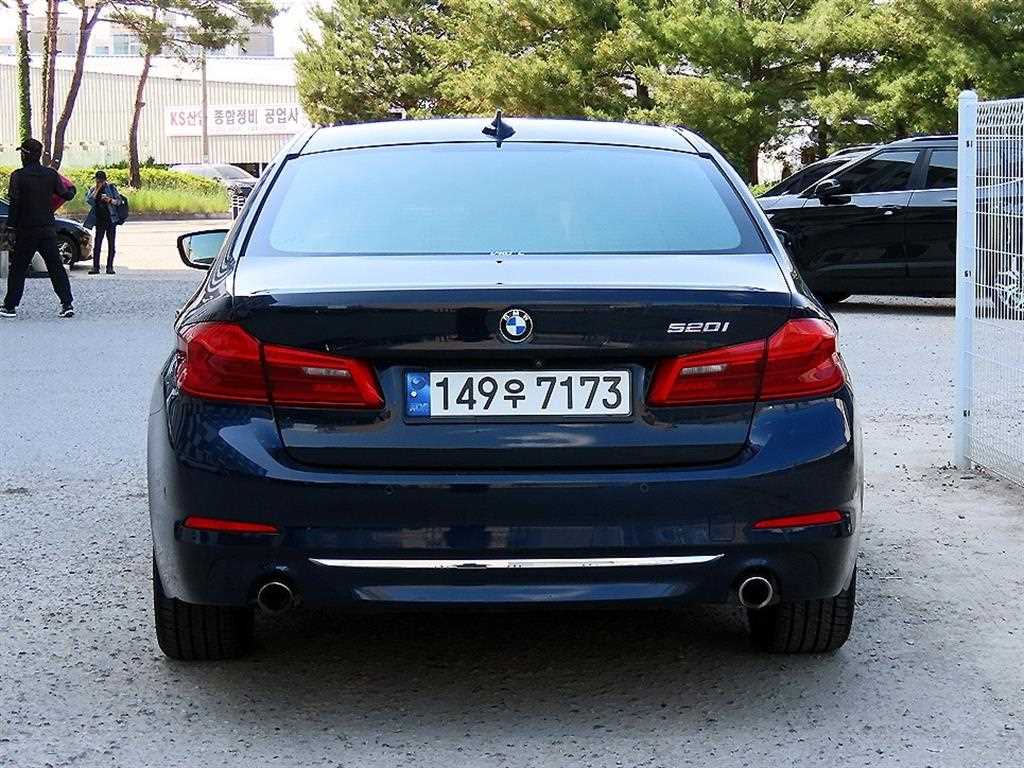 BMW 5 Series - Vista 4