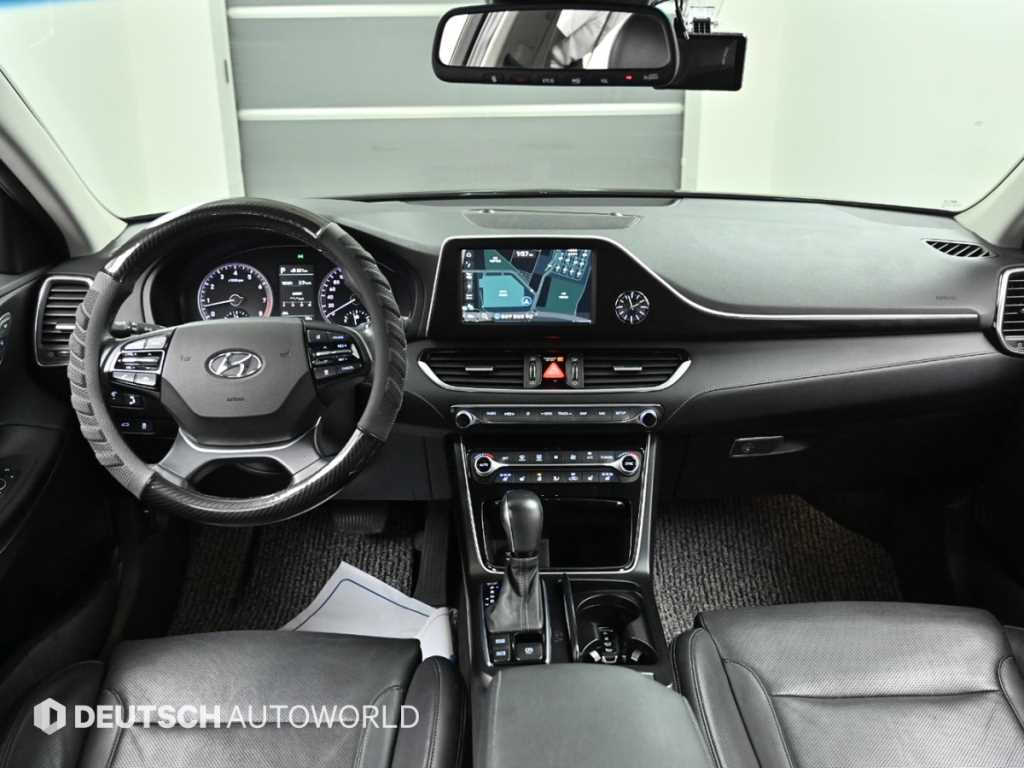 HYUNDAI Grandeur - Vista 7