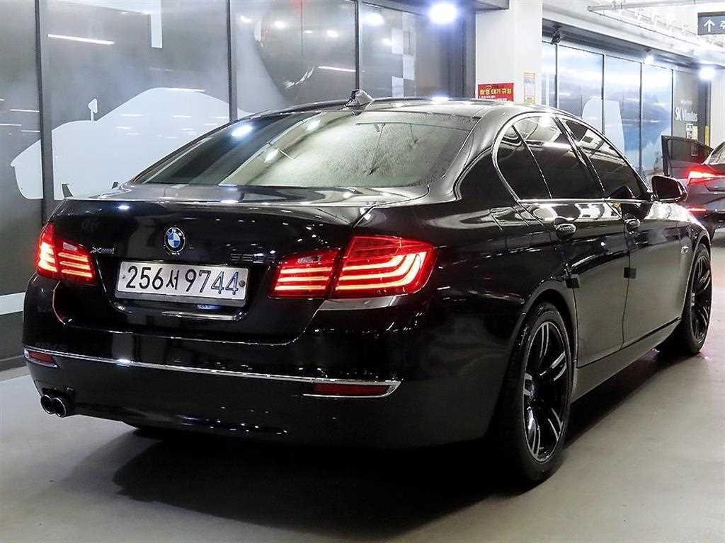 BMW 5 Series - Vista 4