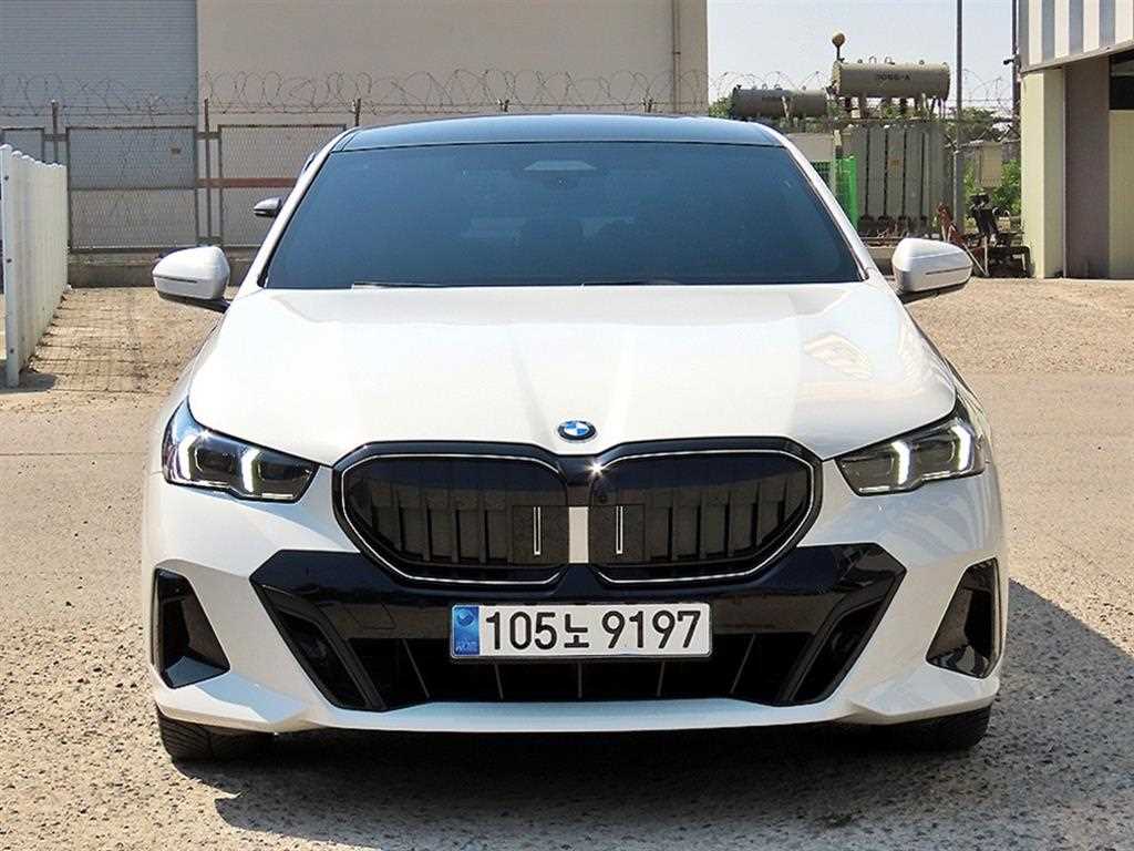 BMW 5 Series 2024 Blanco - Importación desde Corea - HF Imports Iquique - Foto 1