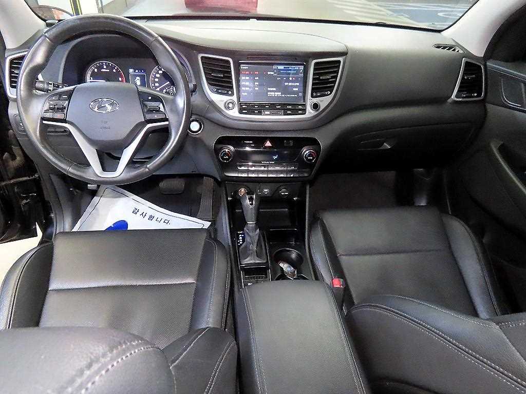 HYUNDAI Tucson - Vista 10