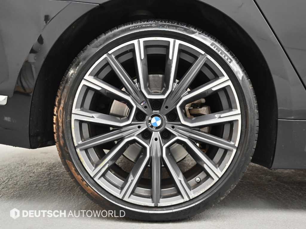 BMW 7 Series - Vista 5