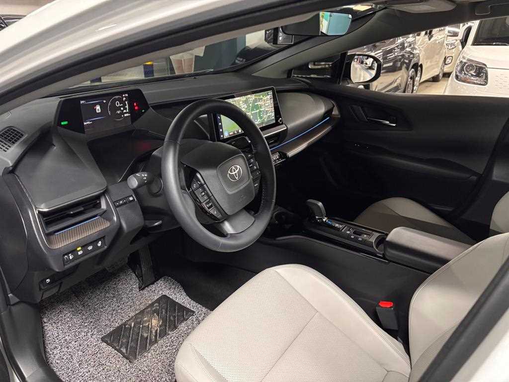 Toyota Prius 2026 Blanco - Importación desde Corea - HF Imports Iquique - Foto 13