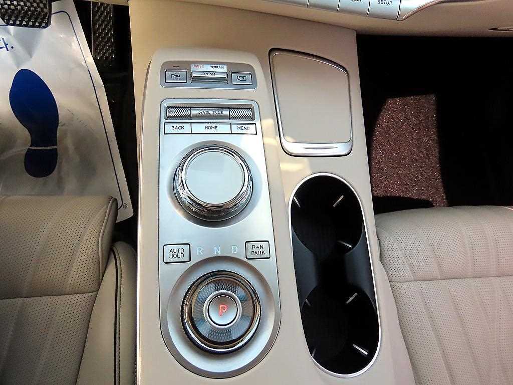 Genesis GV70 - Vista 11
