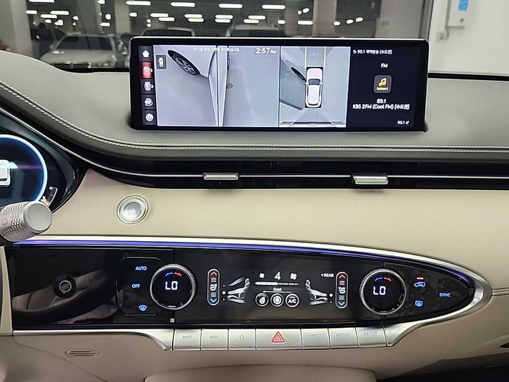 Genesis GV70 - Vista 10