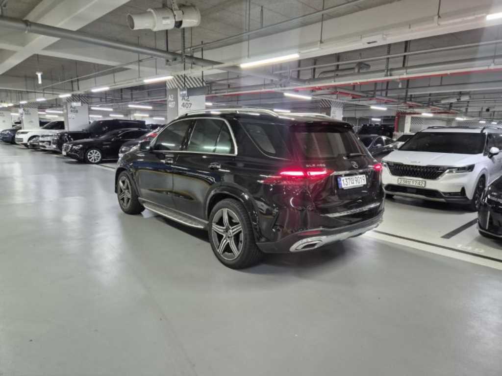 Mercedes Benz GLE Class - Vista 5
