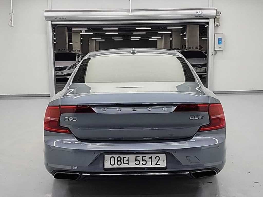 Volvo S90 - Vista 3
