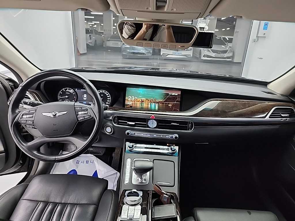 Genesis G90 - Vista 7