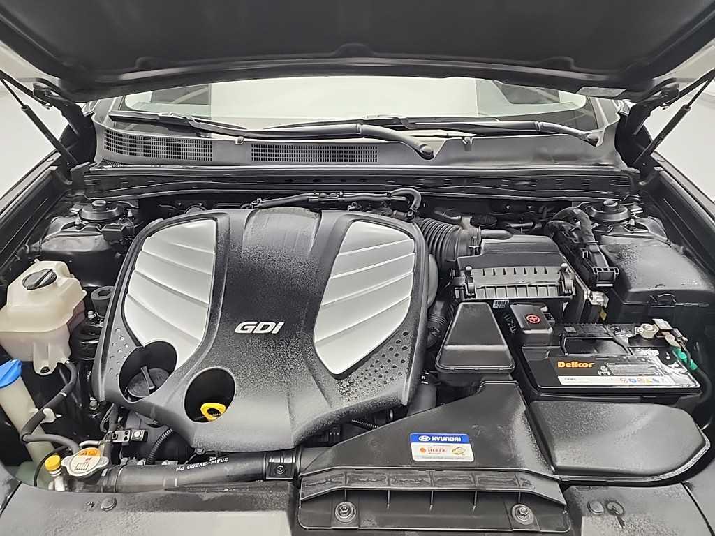 HYUNDAI Grandeur - Vista 5