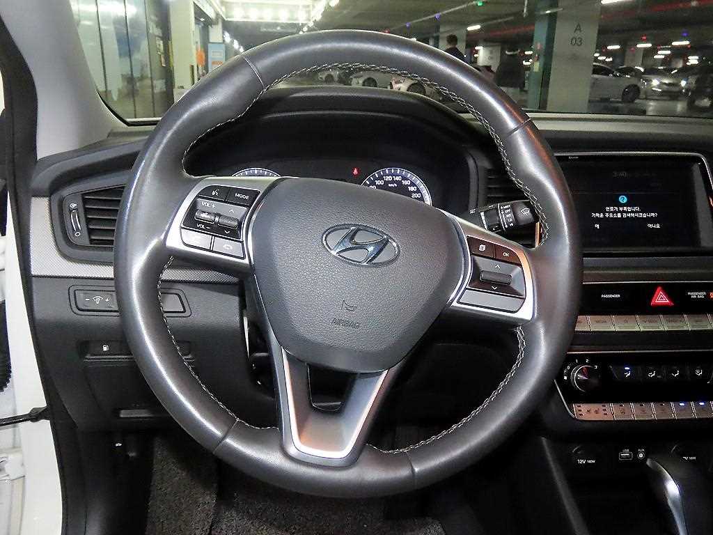 HYUNDAI Sonata - Vista 8