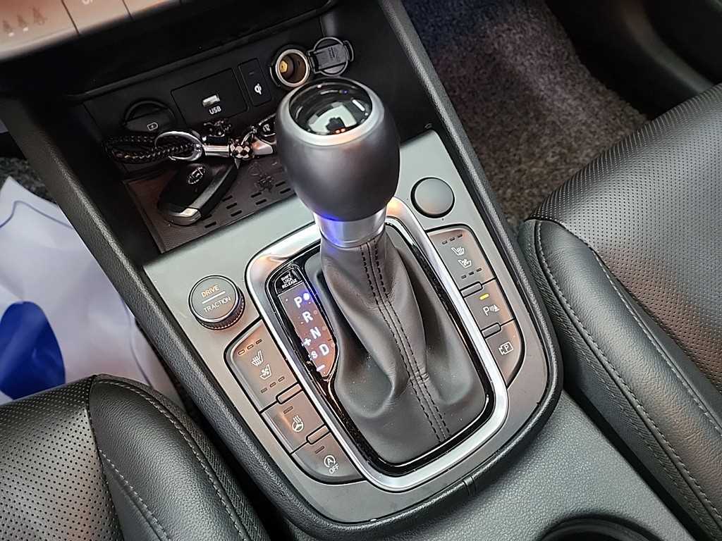 HYUNDAI Kona - Vista 8
