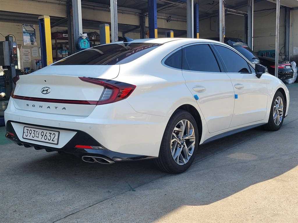 HYUNDAI Sonata - Vista 4