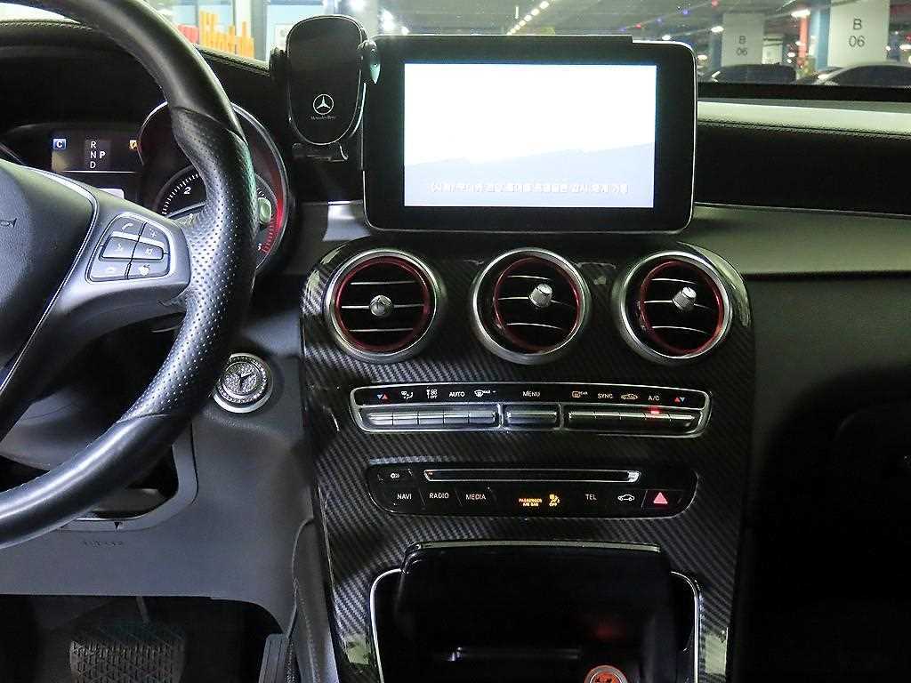 Mercedes Benz GLC Class - Vista 11