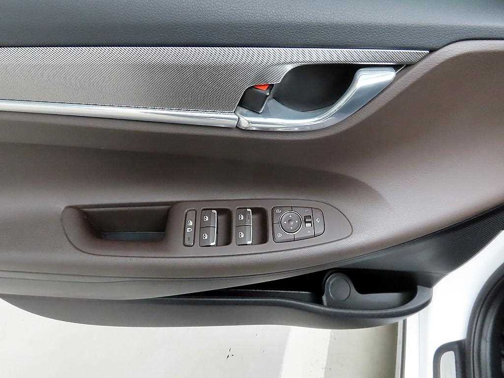 HYUNDAI Grandeur - Vista 11