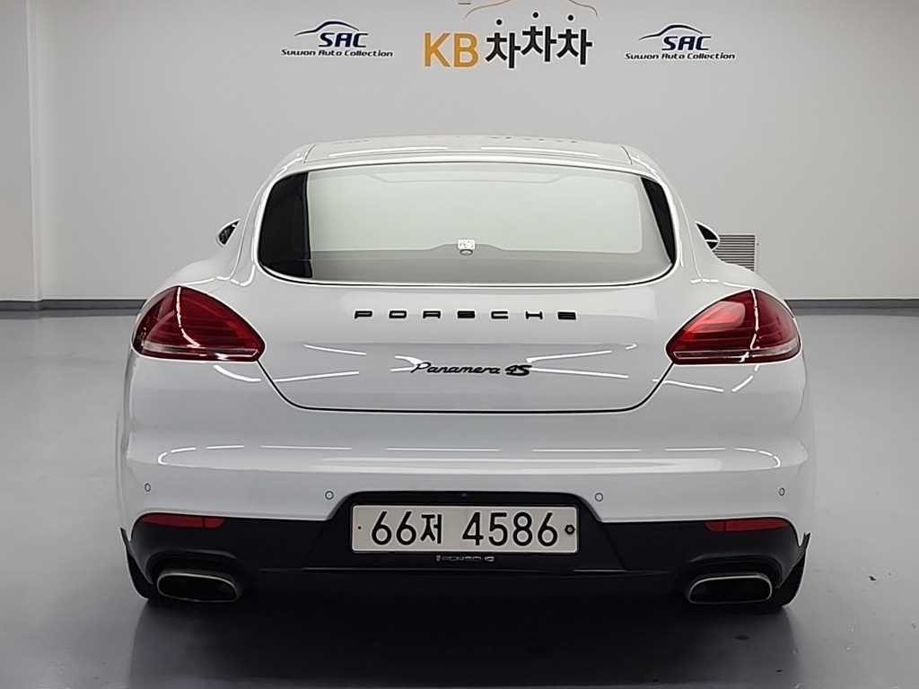 Porsche Panamera - Vista 3