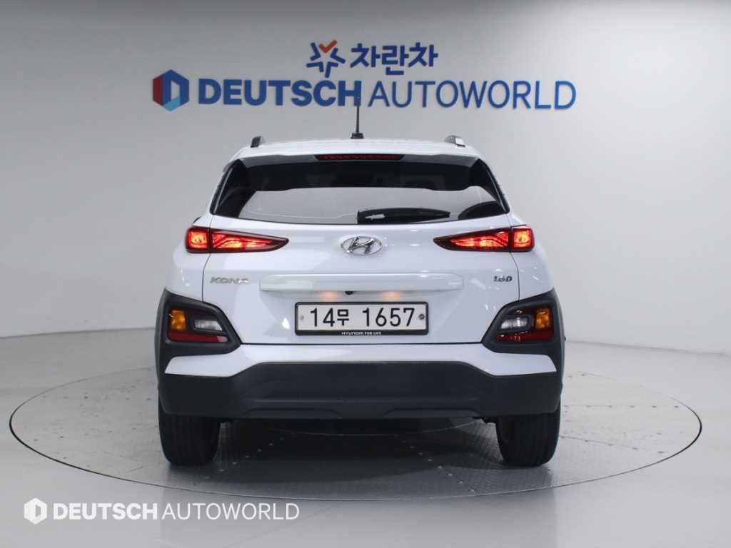 HYUNDAI Kona - Vista 4
