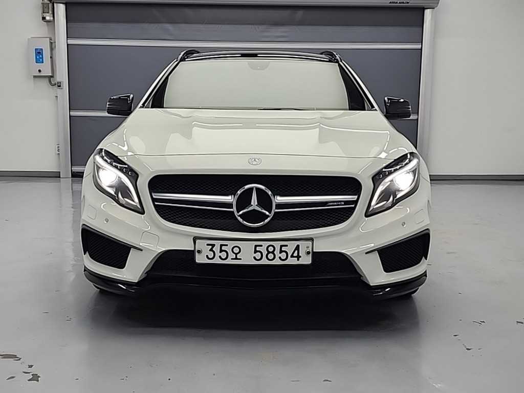 Mercedes Benz GLA Class - Vista 2