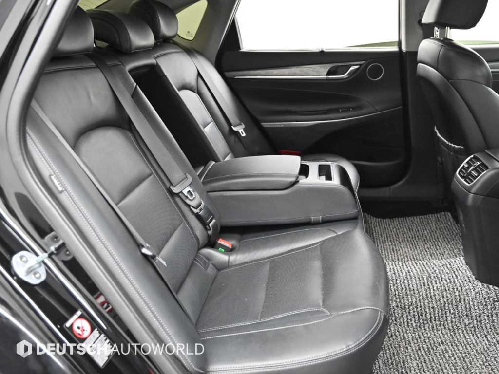 HYUNDAI Grandeur - Vista 12