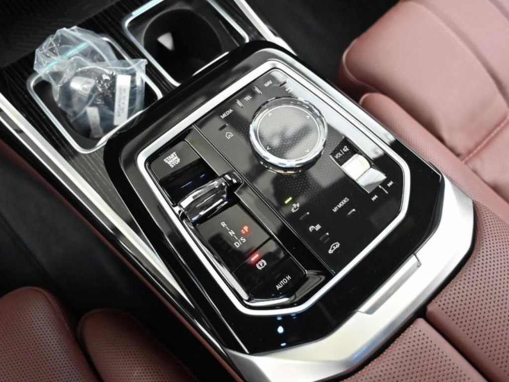 BMW 7 Series - Vista 10