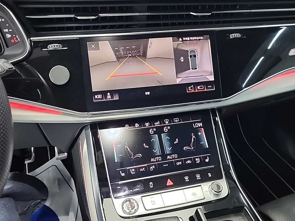 Audi Q8 - Vista 10