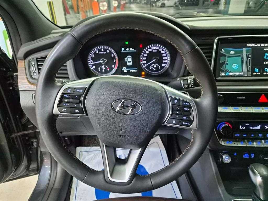 HYUNDAI Sonata - Vista 8