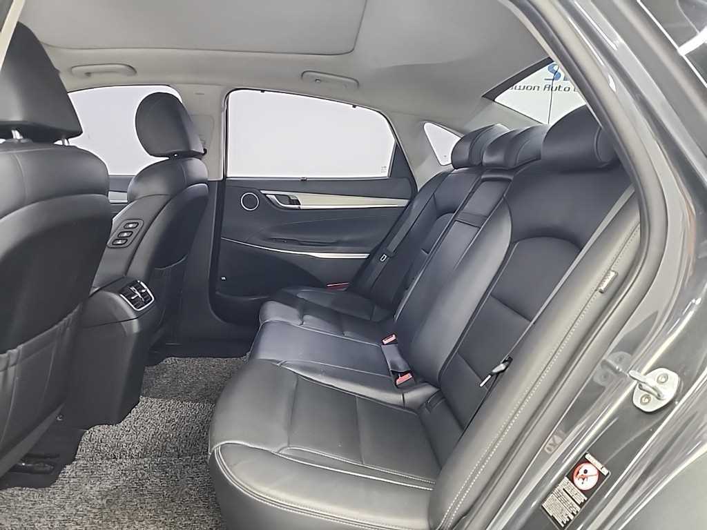HYUNDAI Grandeur - Vista 12