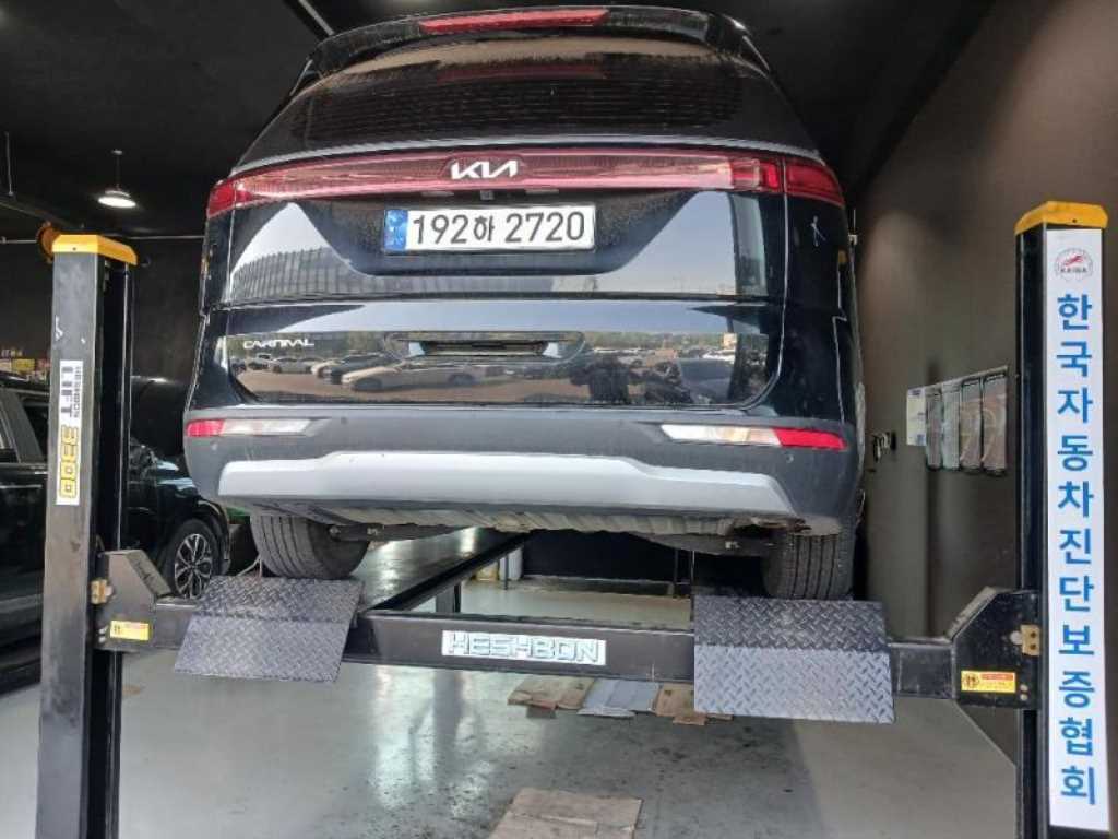 KIA Carnival - Vista 2