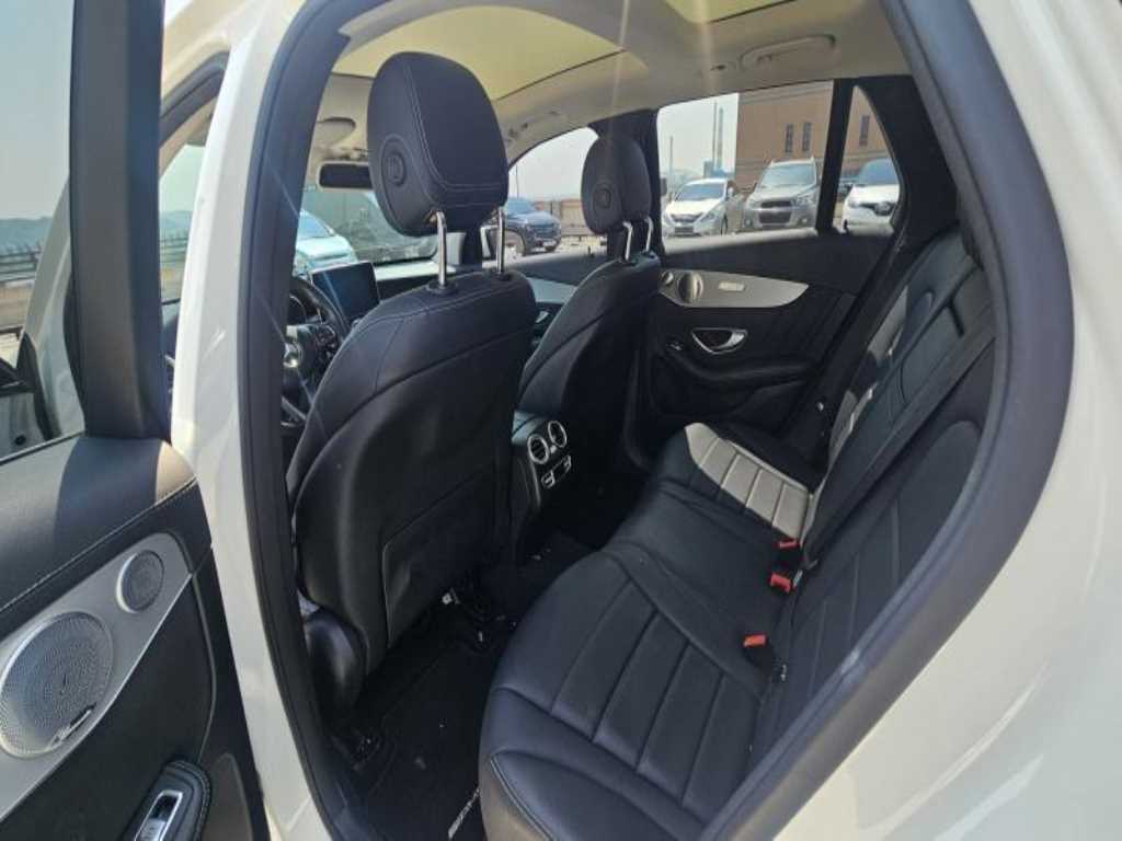 Mercedes Benz GLC Class - Vista 5
