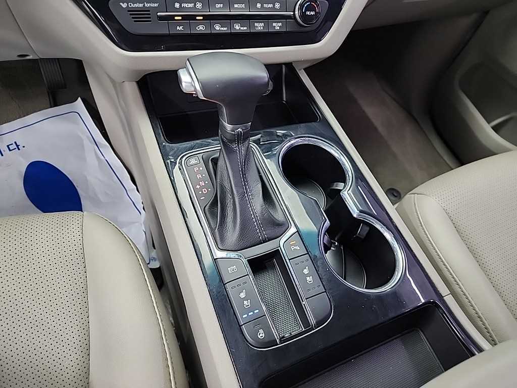 KIA Carnival - Vista 8
