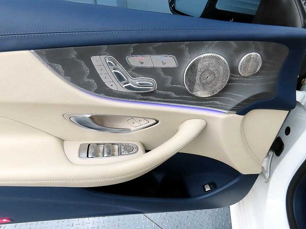 Mercedes Benz E class - Vista 11
