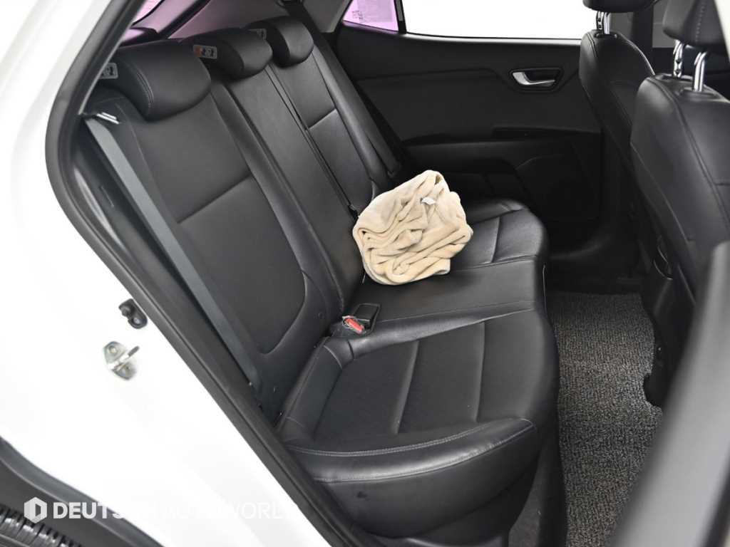 KIA Stonic - Vista 12