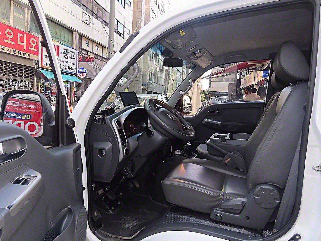 Small Truck Complaint (complaint vehicle) - Vista 6
