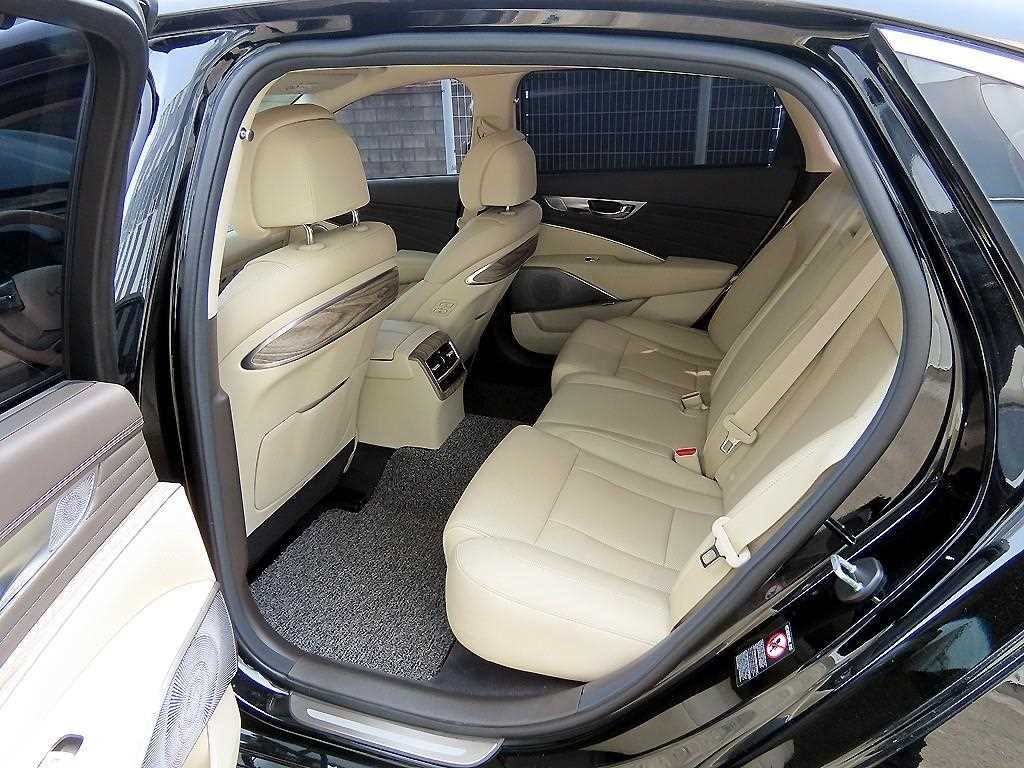 KIA K9 - Vista 6