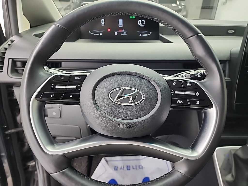 HYUNDAI Staria - Vista 9