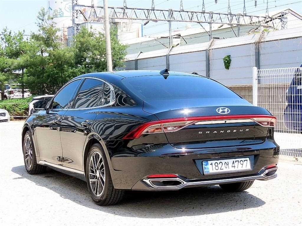 HYUNDAI Grandeur - Vista 3