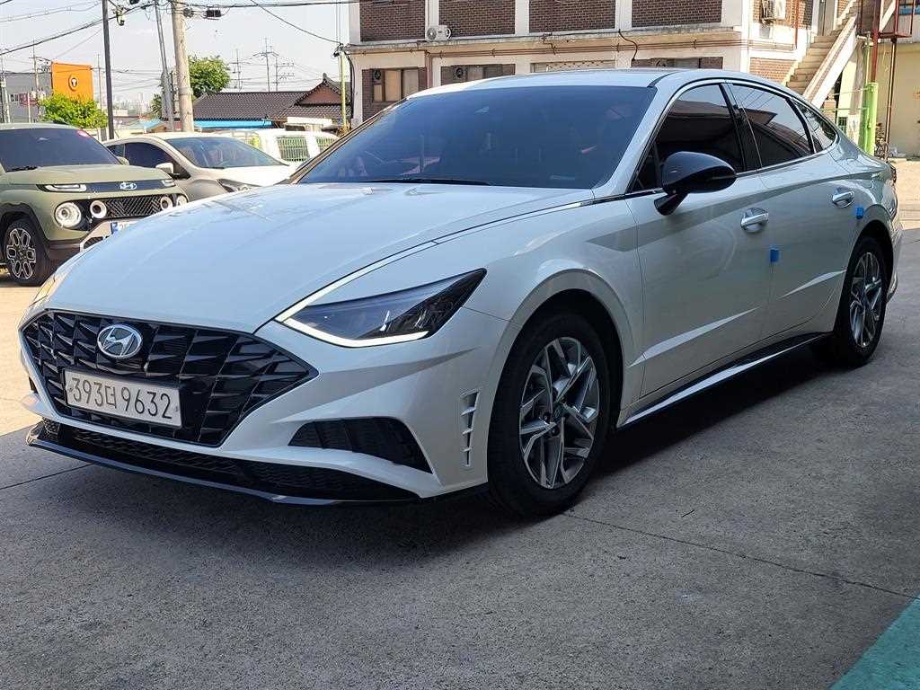 HYUNDAI Sonata - Vista 2