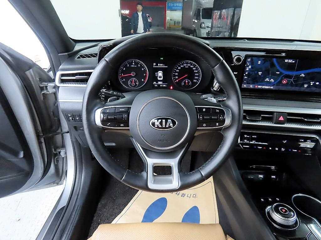 KIA K5 - Vista 9