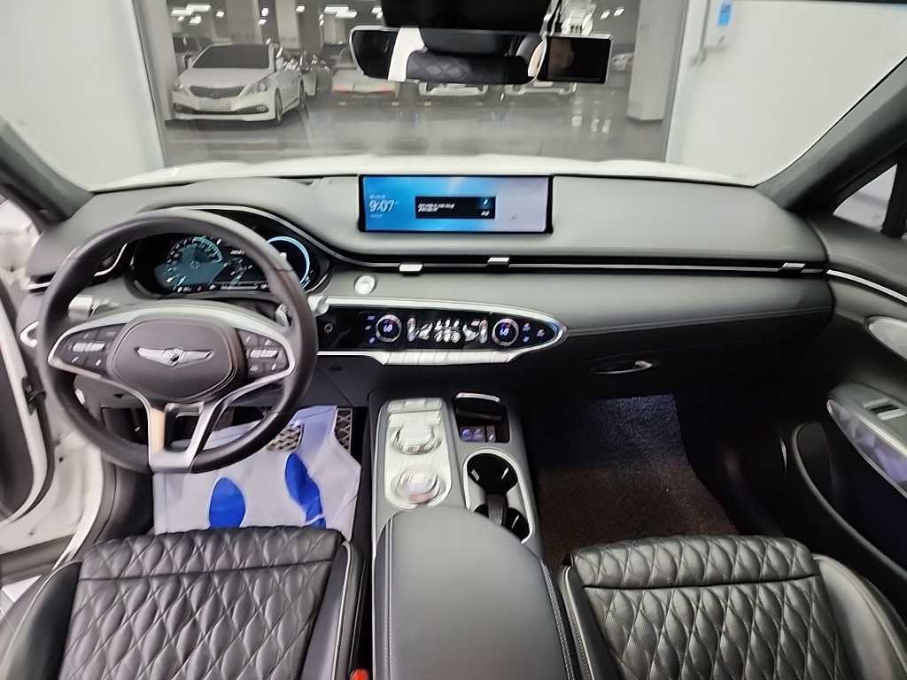 Genesis GV70 - Vista 7