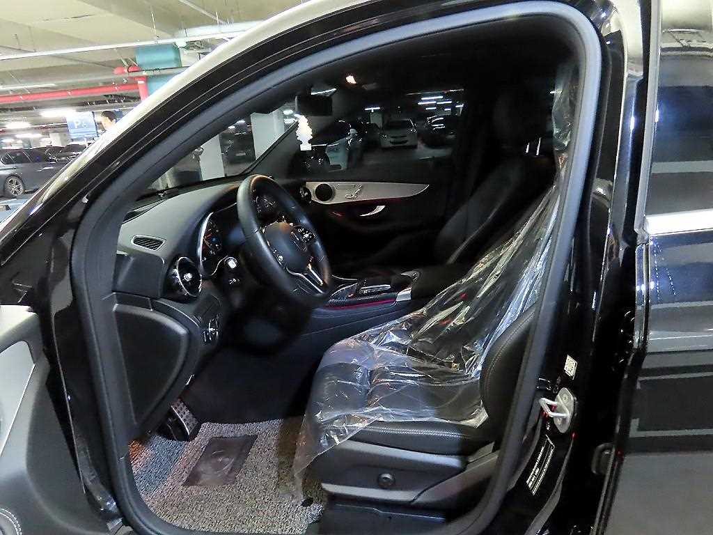 Mercedes Benz GLC Class - Vista 6