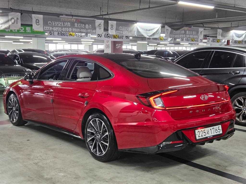HYUNDAI Sonata - Vista 6