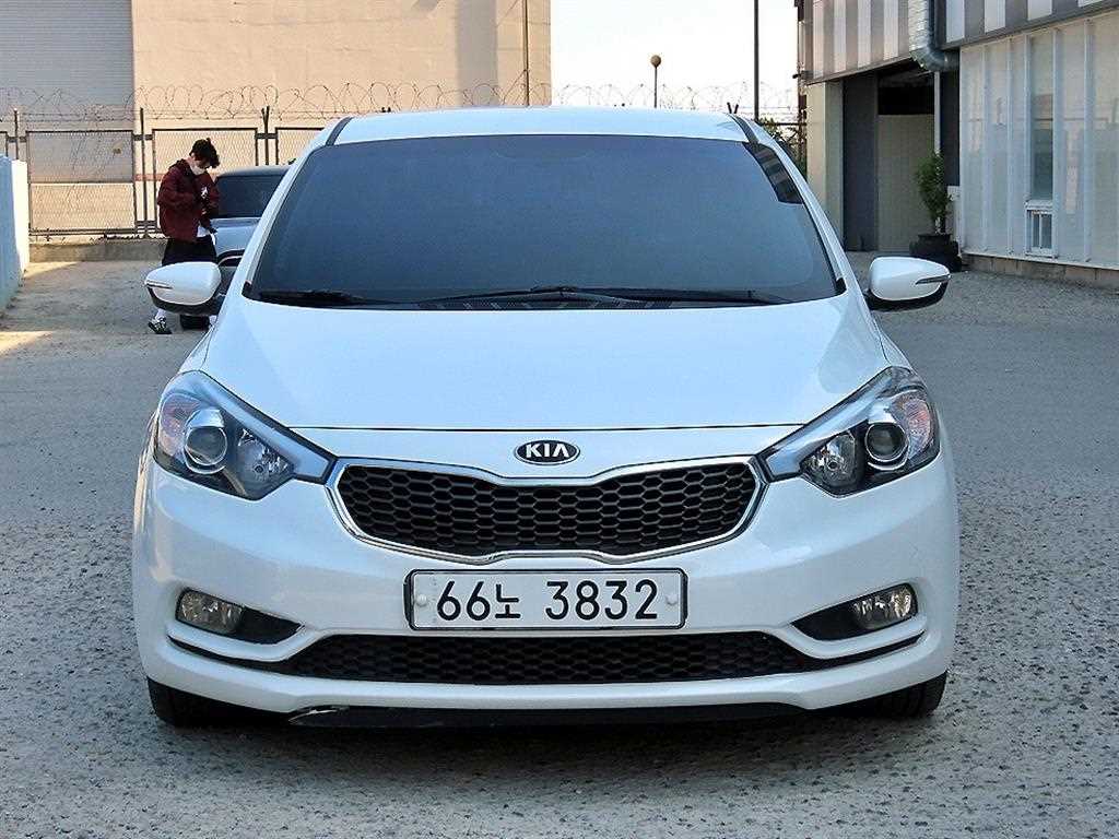 KIA K3 2015 Blanco - Importación desde Corea - HF Imports Iquique - Foto 1