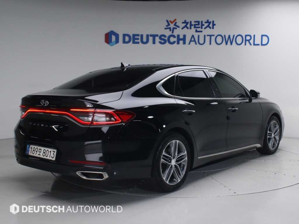 HYUNDAI Grandeur - Vista 2