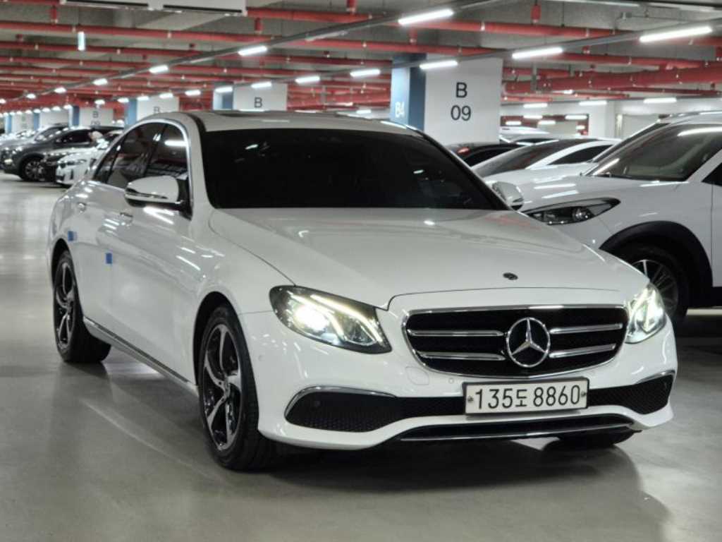 Mercedes Benz E class - Vista 2